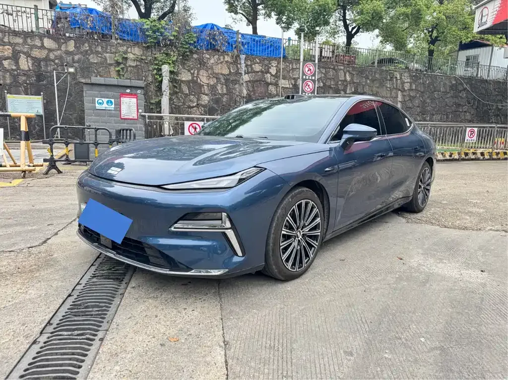 Geely Galaxy Xingyao 8
