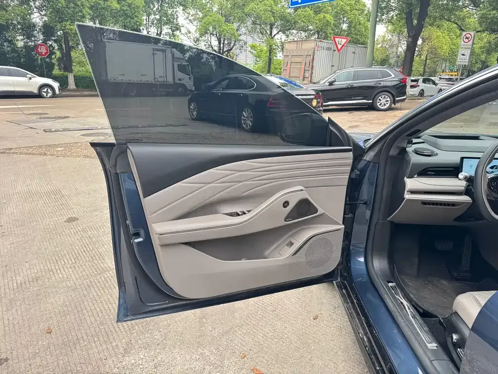 Geely Galaxy Xingyao 8 2025 из CN, фото 6