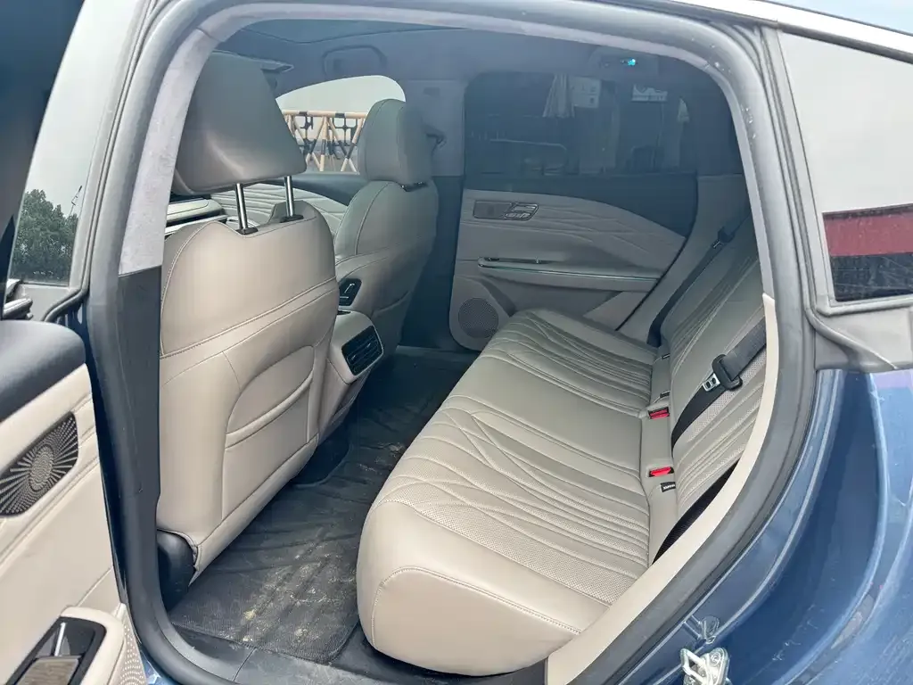 Geely Galaxy Xingyao 8 2025 из CN, фото 8