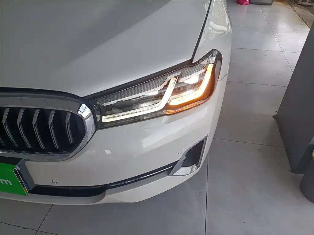 BMW 5 Series — фото 2