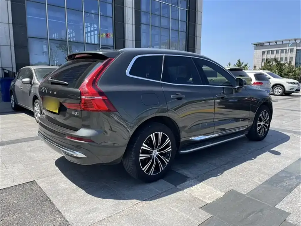 Volvo XC60 — фото 7