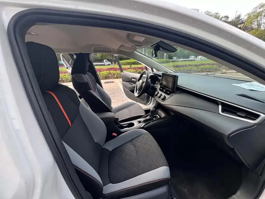 Toyota Corolla 2023 из CN, фото 2