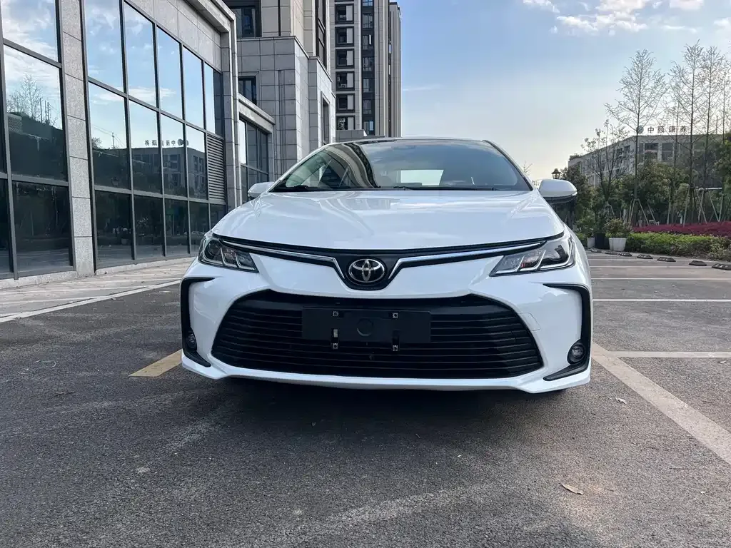 Toyota Corolla 2023 из CN, фото 3