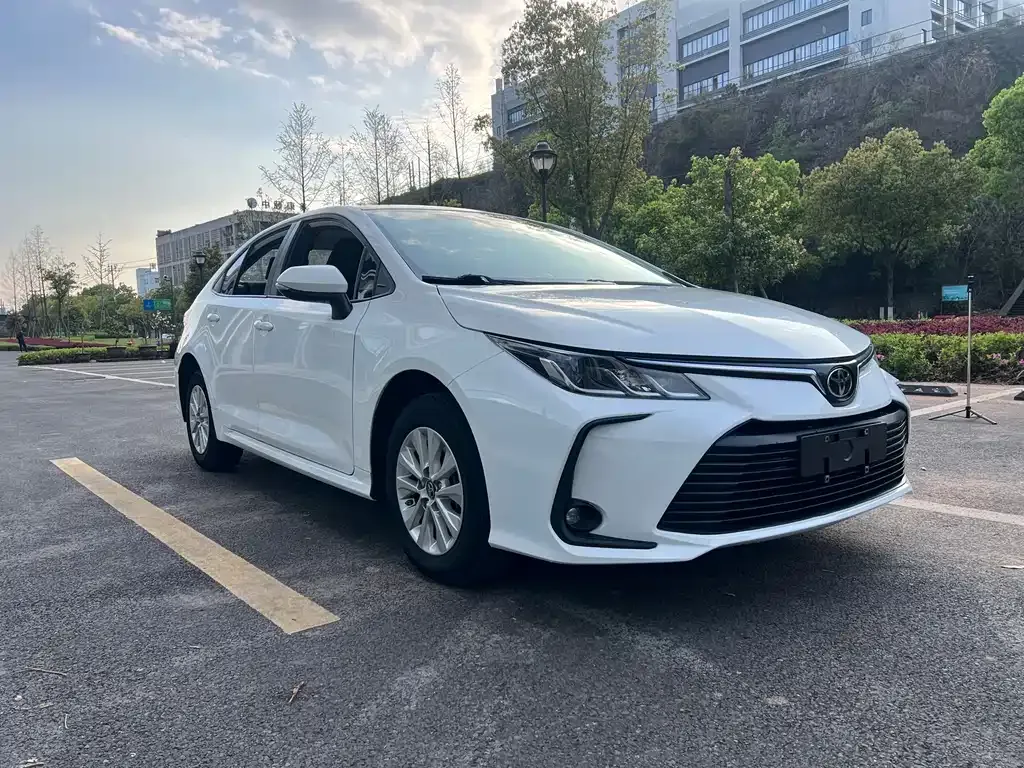 Toyota Corolla 2023 из CN, фото 10