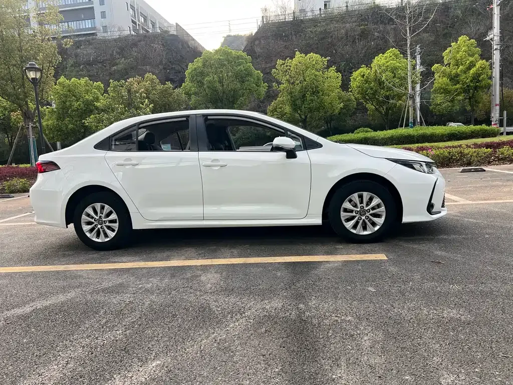 Toyota Corolla 2023 из CN, фото 6