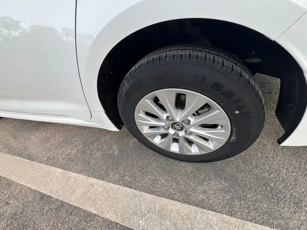 Toyota Corolla 2023 из CN, фото 4
