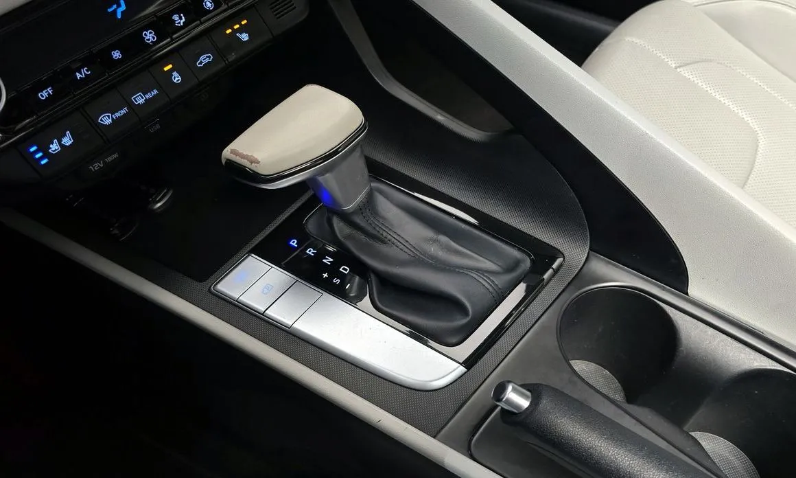 Hyundai AVANTE — фото 3