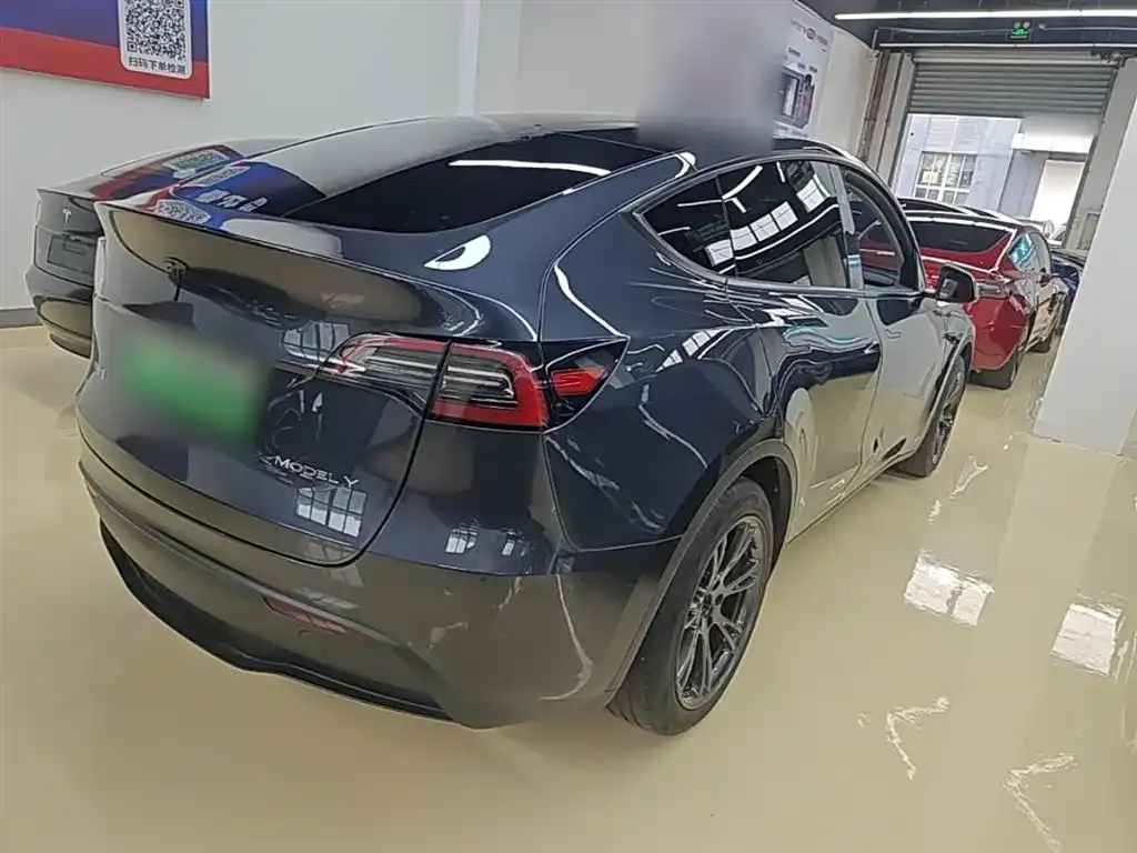 Tesla Model Y — фото 2