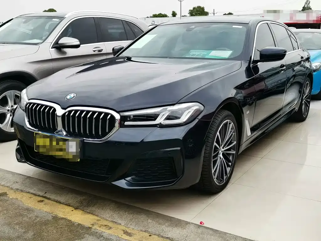BMW 5 Series — фото 1