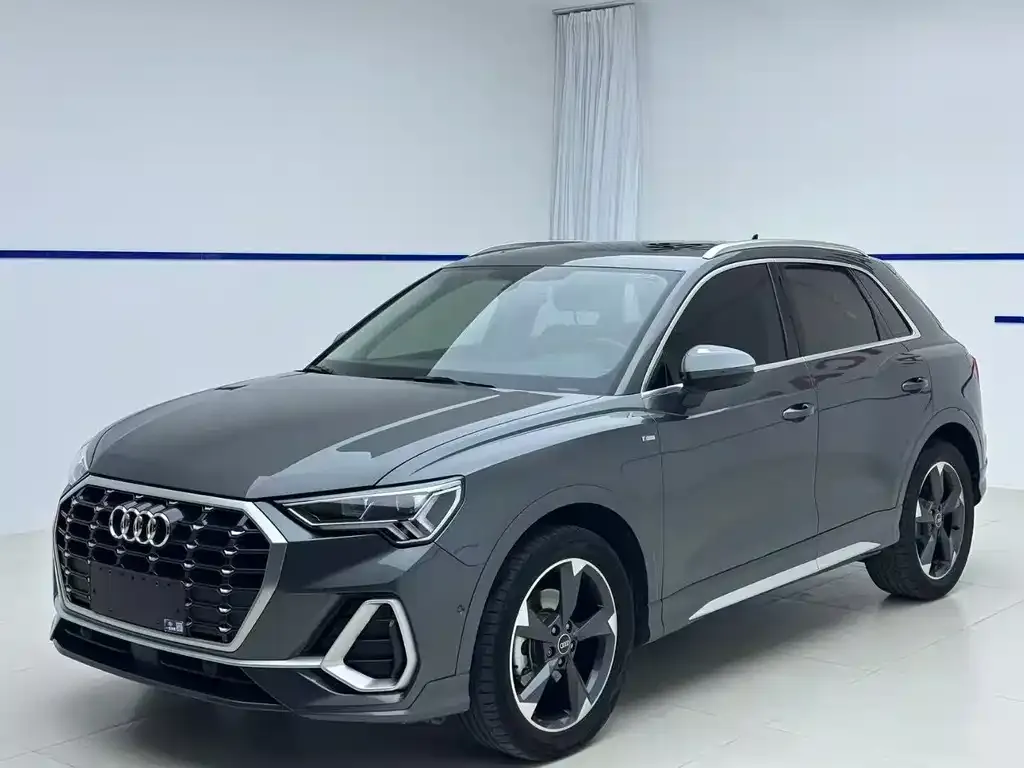 Audi Q3 — фото 1