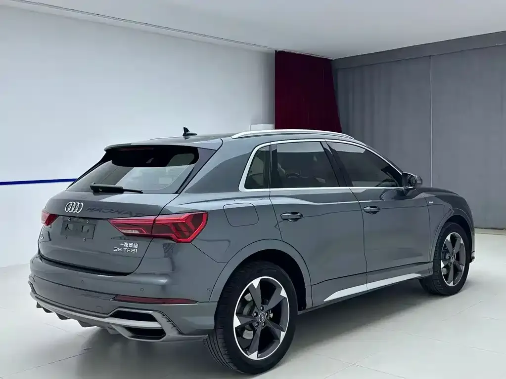 Audi Q3 — фото 10