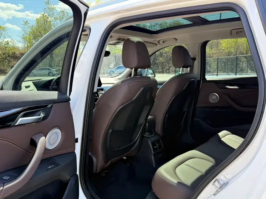 BMW X1 — фото 10