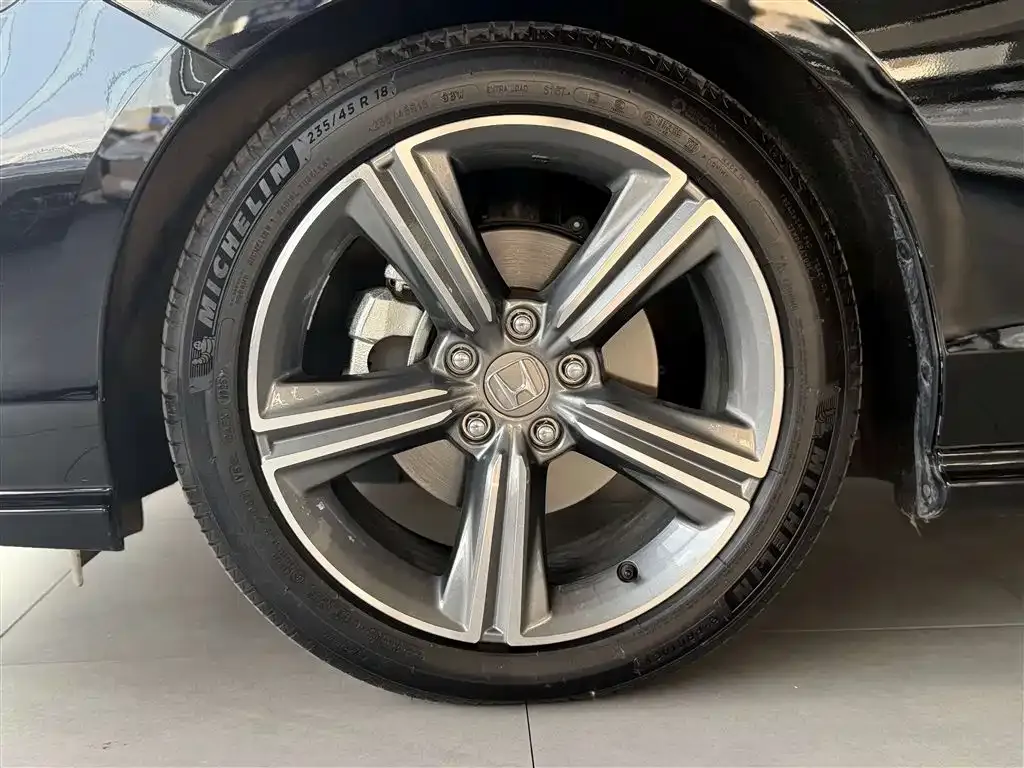 Honda Accord — фото 4
