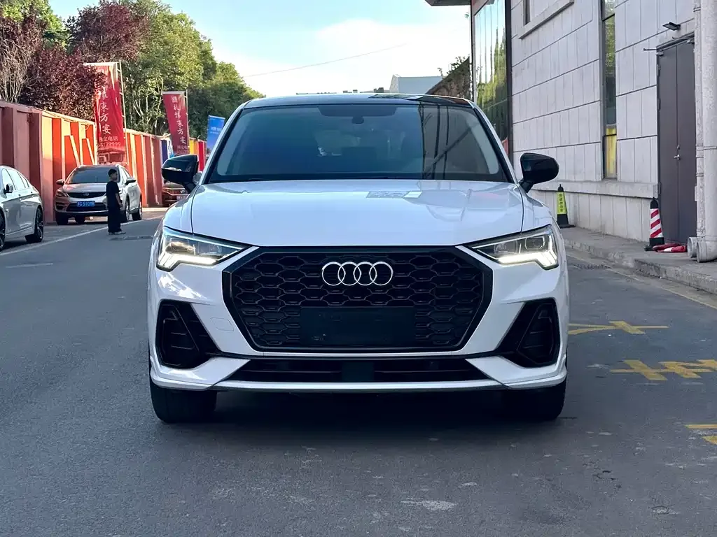 Audi Q3 Sportback — фото 8