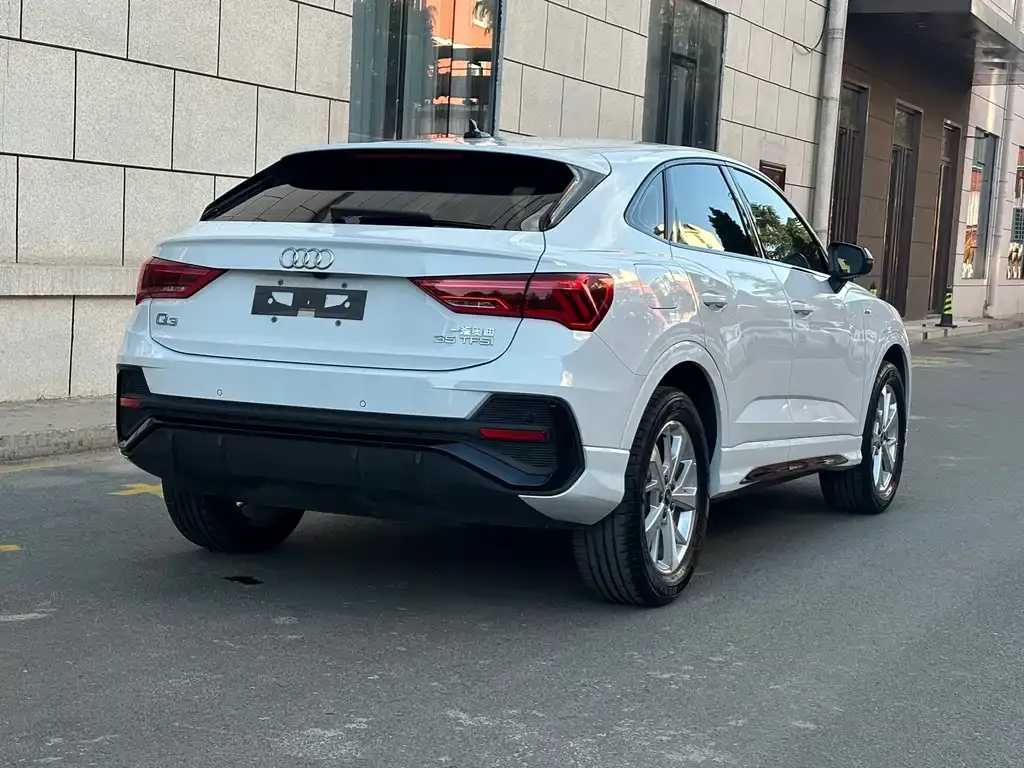Audi Q3 Sportback — фото 10