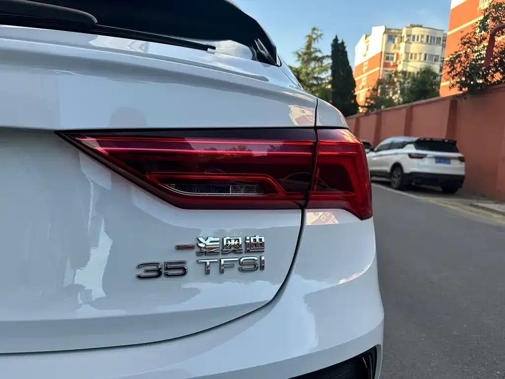 Audi Q3 Sportback — фото 7