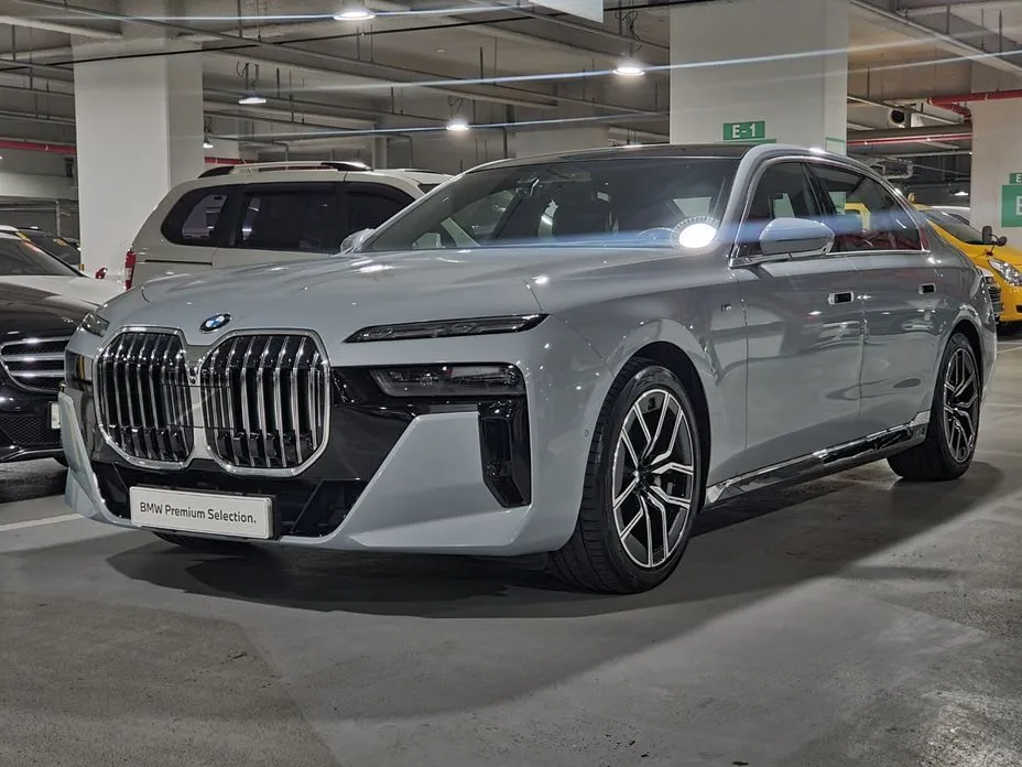 BMW 7-Series