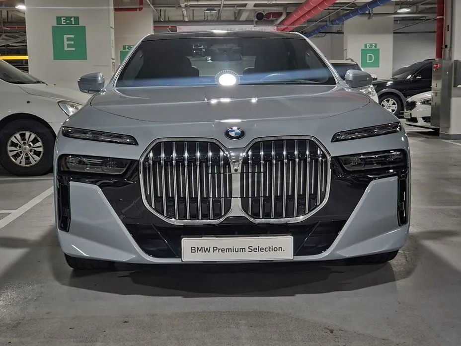 BMW 7-Series 2023 из KR, фото 2