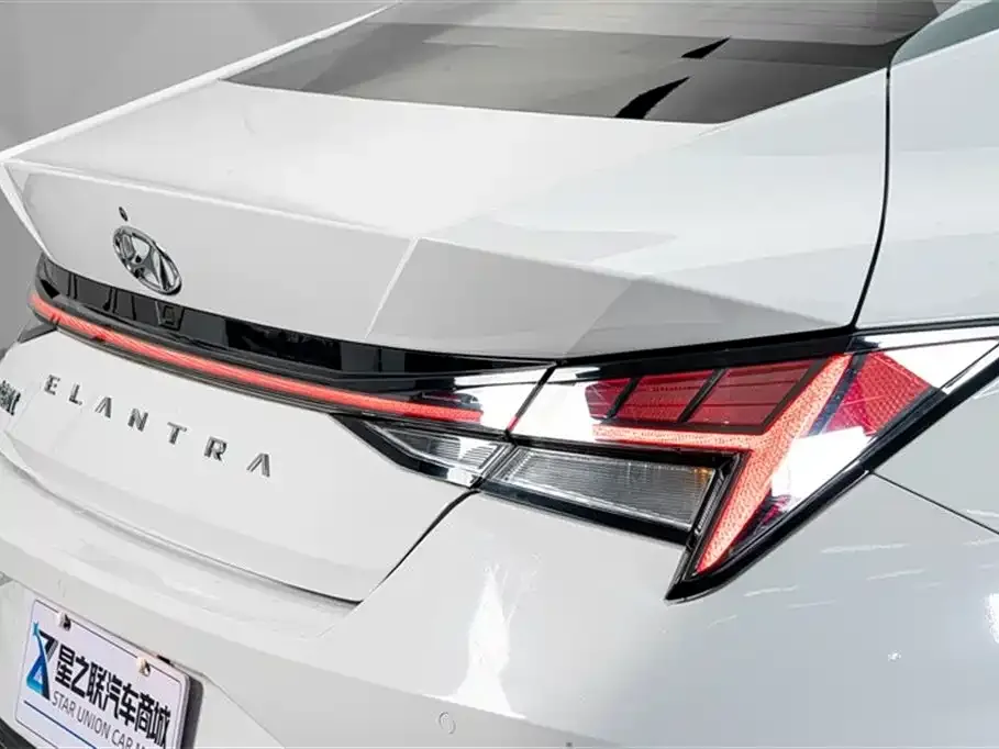 Hyundai Elantra 2022 из CN, фото 4