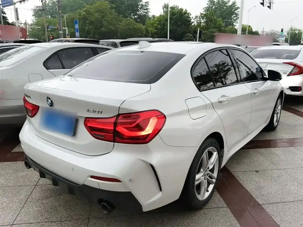 BMW 1 Series 2021 из CN, фото 4