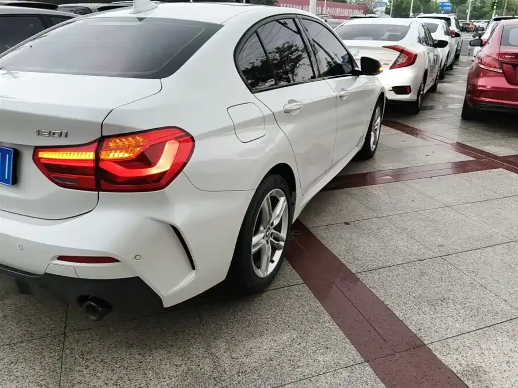 BMW 1 Series 2021 из CN, фото 10
