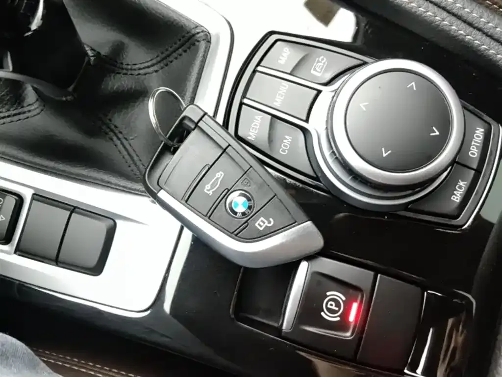 BMW 1 Series 2021 из CN, фото 3