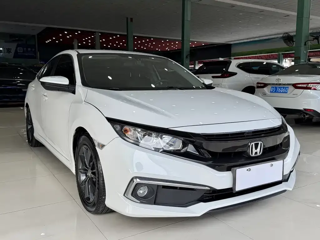 Honda Civic — фото 7