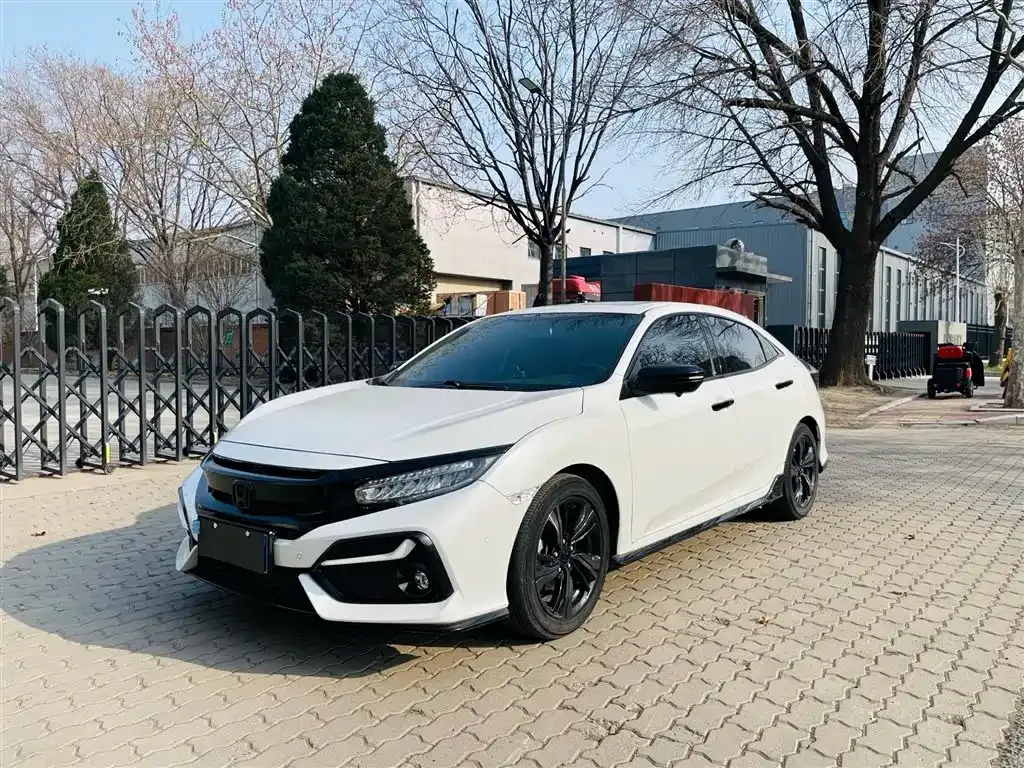 Honda Civic — фото 1