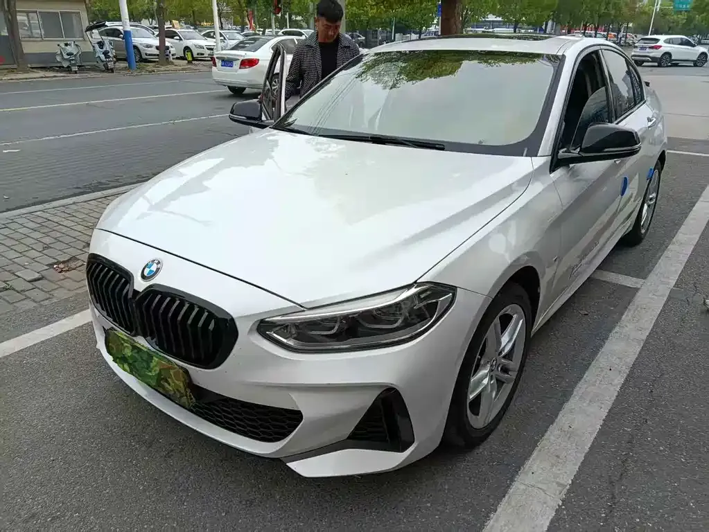 BMW 1 Series — фото 1