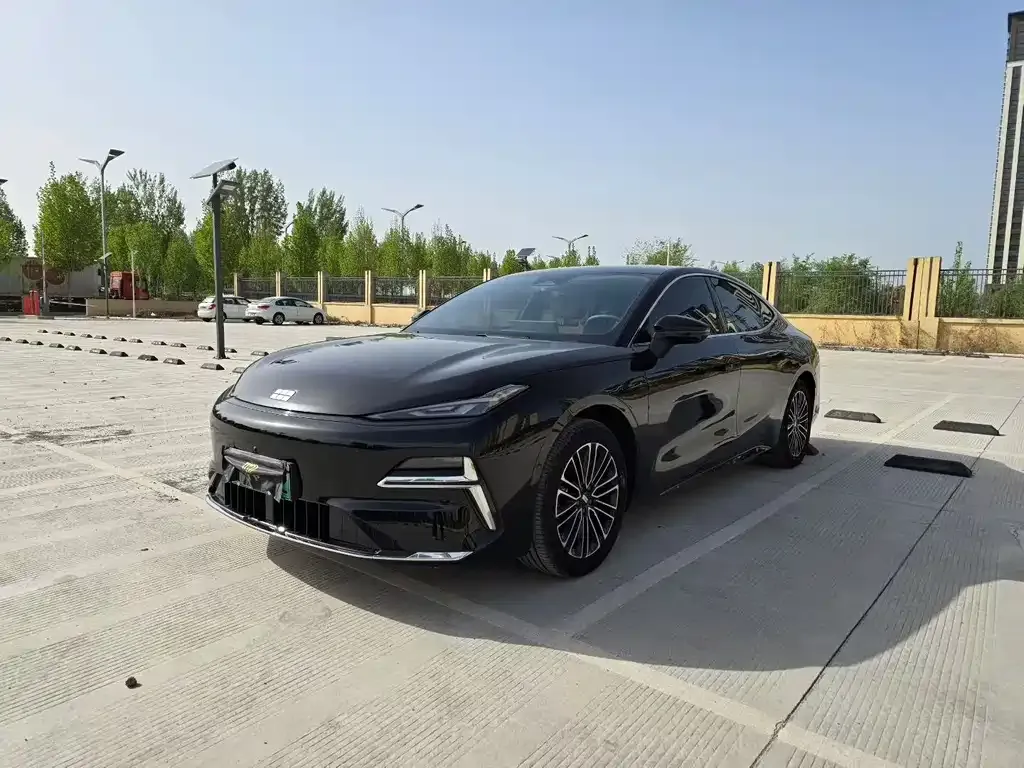 Geely Galaxy Xingyao 8