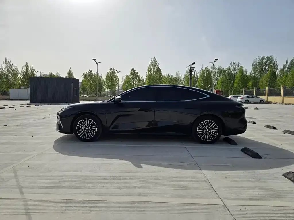 Geely Galaxy Xingyao 8 2025 из CN, фото 4
