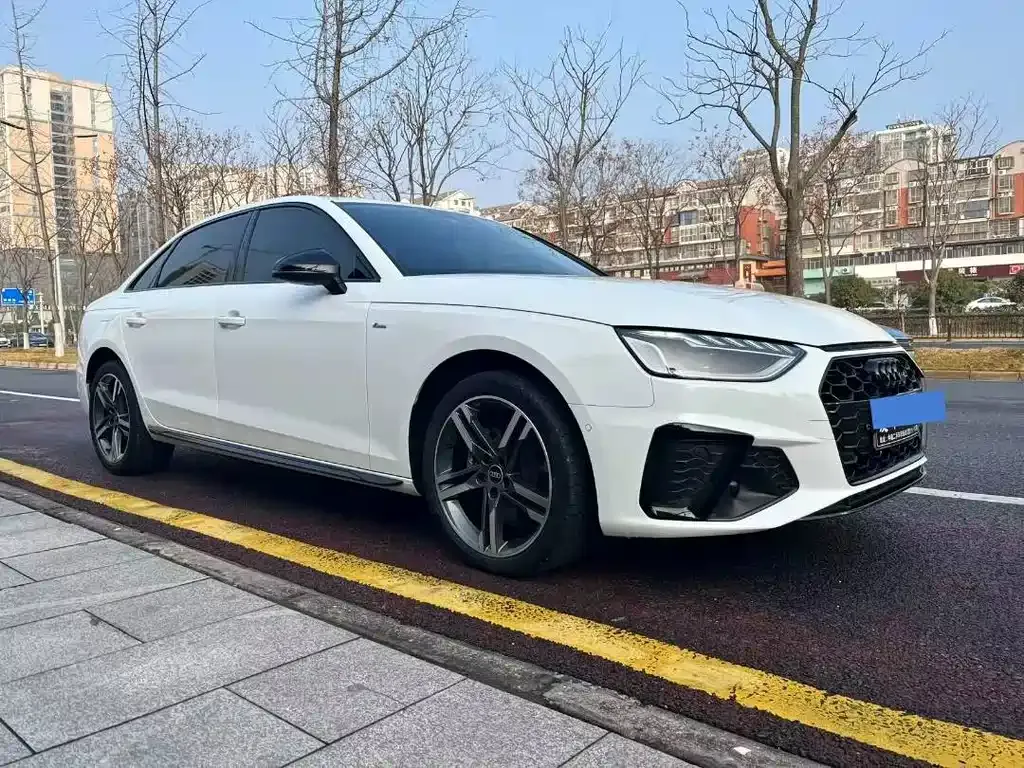 Audi A4L 2022 из CN, фото 5