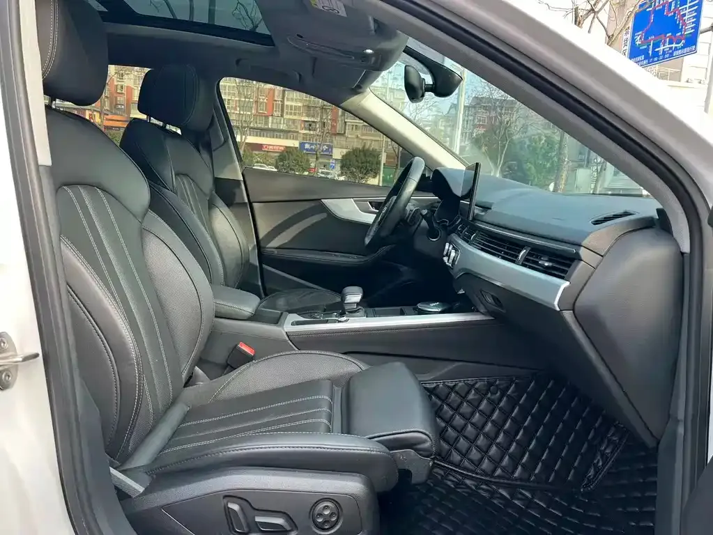 Audi A4L 2022 из CN, фото 9