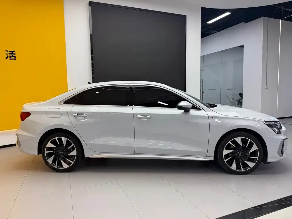 Audi A3 — фото 2