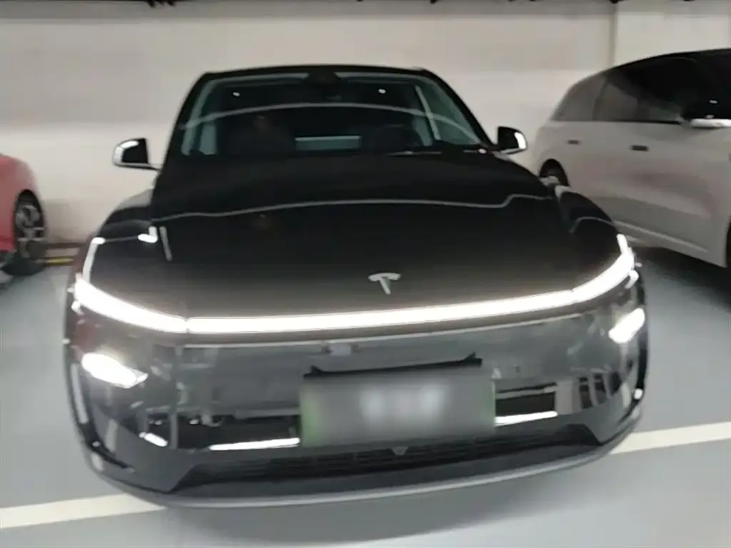 Tesla Model Y — фото 7