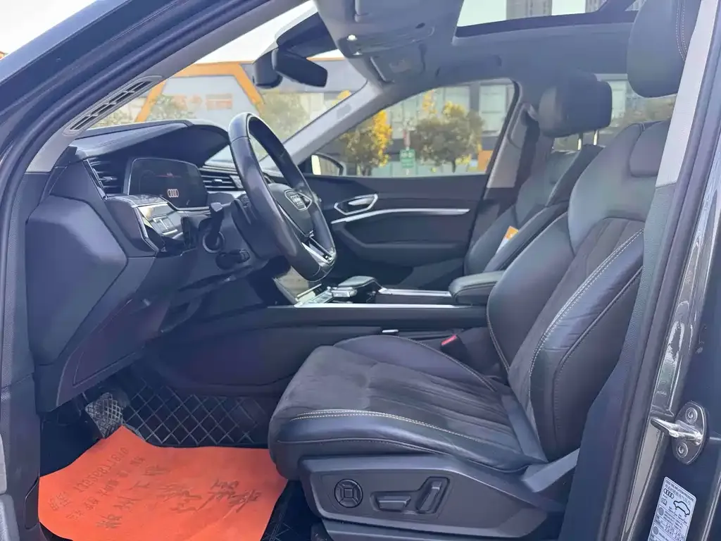 Audi e-tron 2022 из CN, фото 2