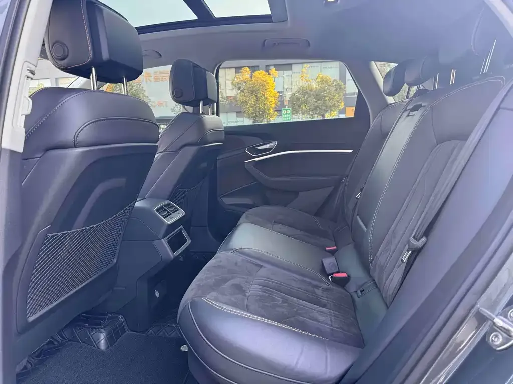Audi e-tron 2022 из CN, фото 3
