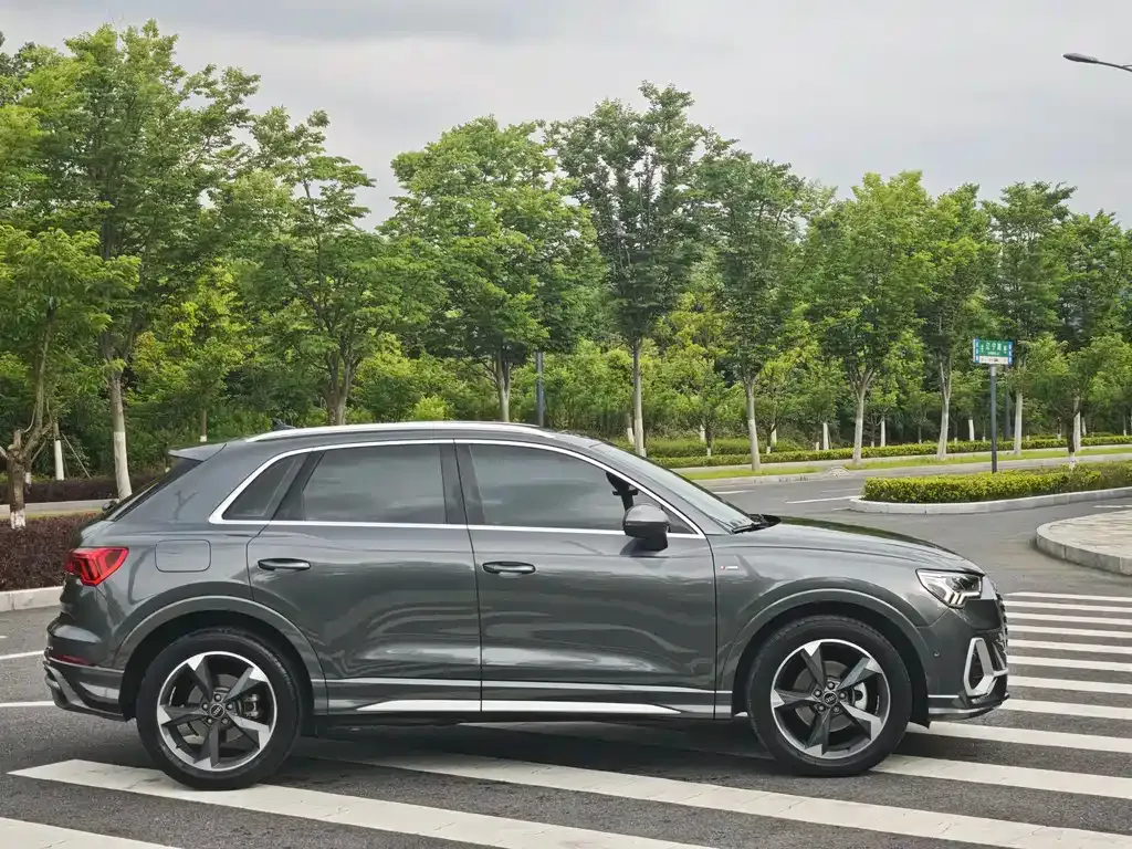 Audi Q3 — фото 10