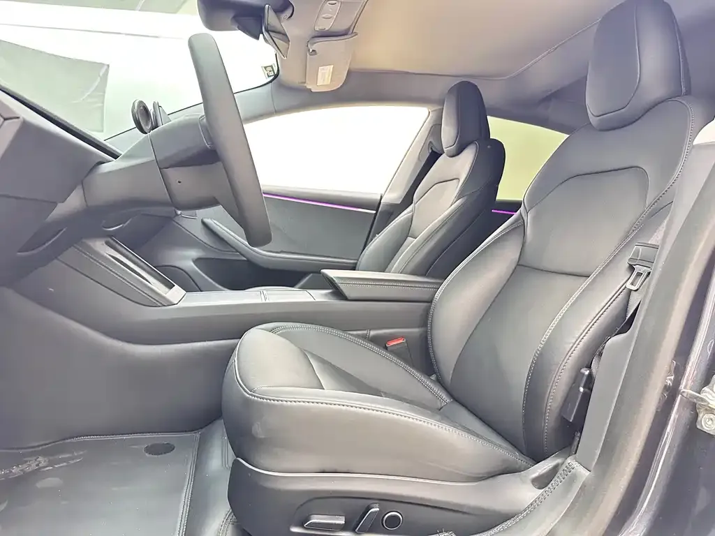 Tesla Model 3 — фото 10