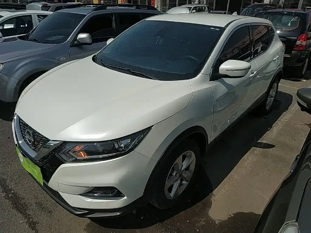 Nissan Qashqai — фото 1