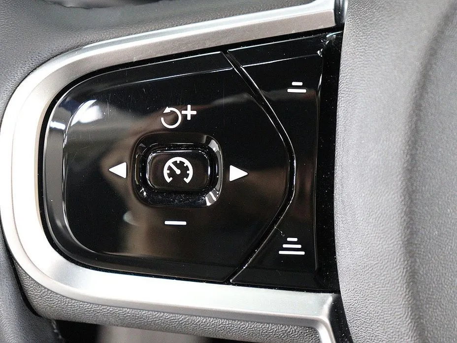 Volvo XC60 2025 из KR, фото 3