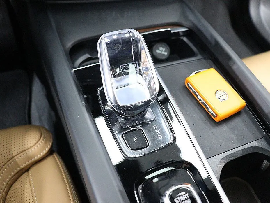 Volvo XC60 2025 из KR, фото 9