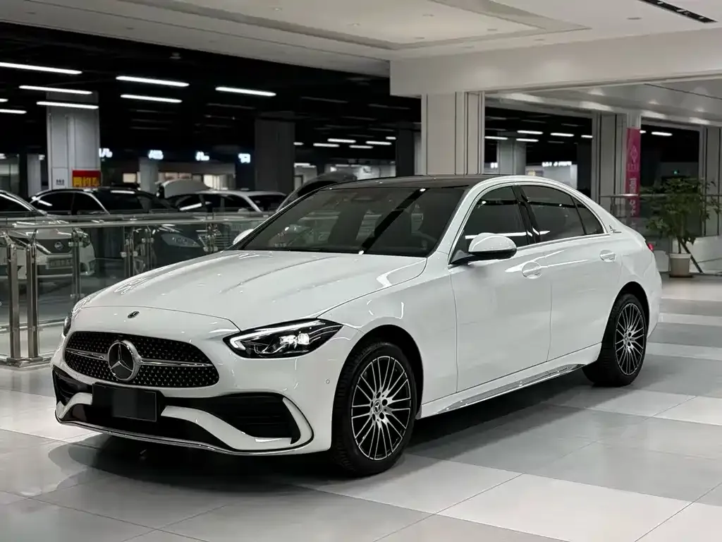 Mercedes-Benz C-Class — фото 1