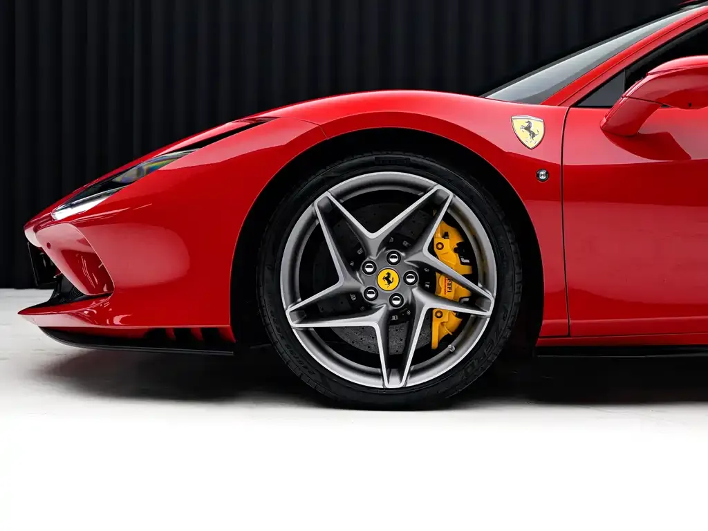 Ferrari F8 — фото 9