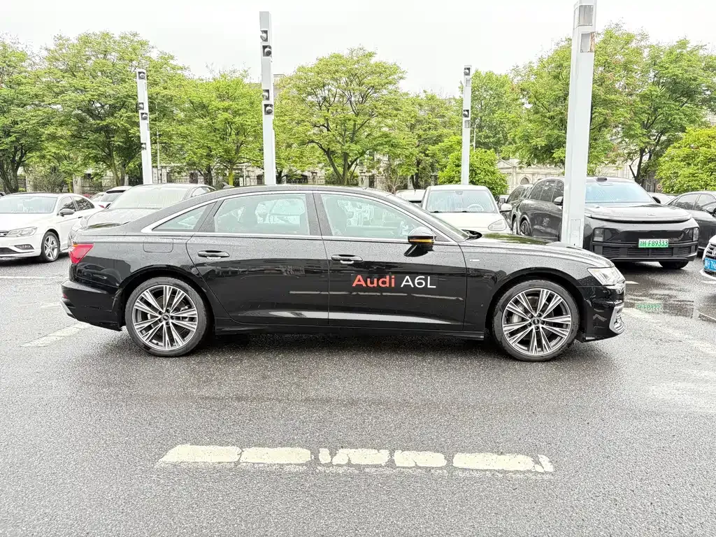 Audi A6L — фото 10
