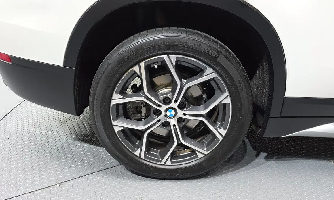 BMW X1 — фото 10