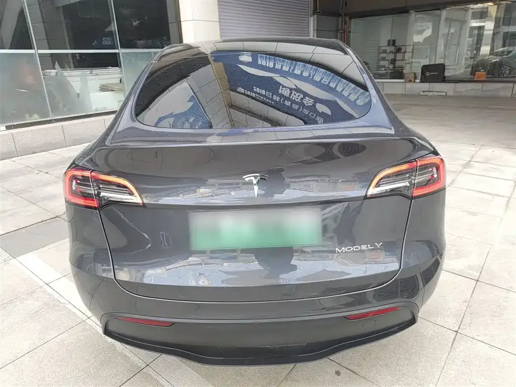Tesla Model Y — фото 6