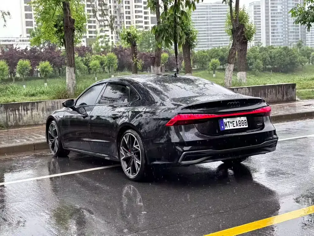 Audi A7L — фото 9