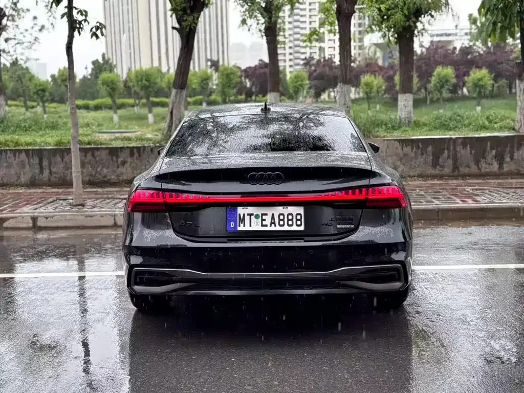 Audi A7L — фото 7