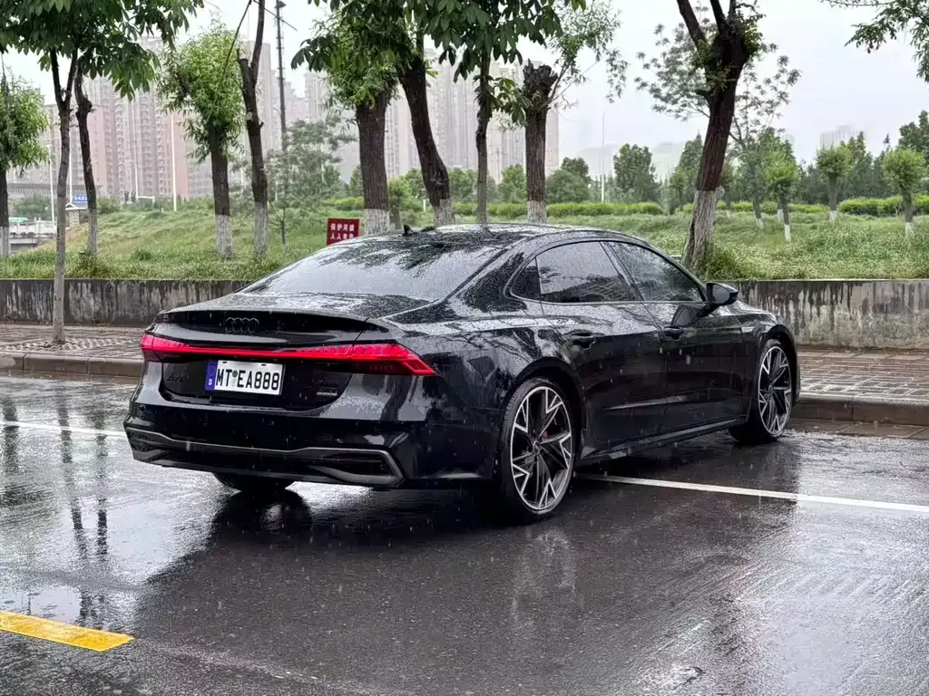 Audi A7L — фото 8